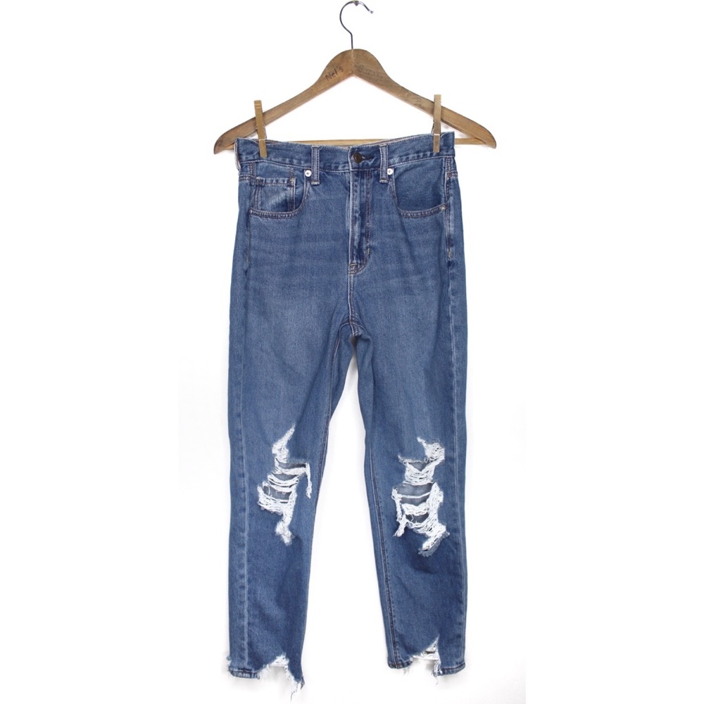 AE Destroyed Mom Jeans 2 Short 26 Preowned